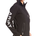 Chamarra Ariat New Team Softshell Negro