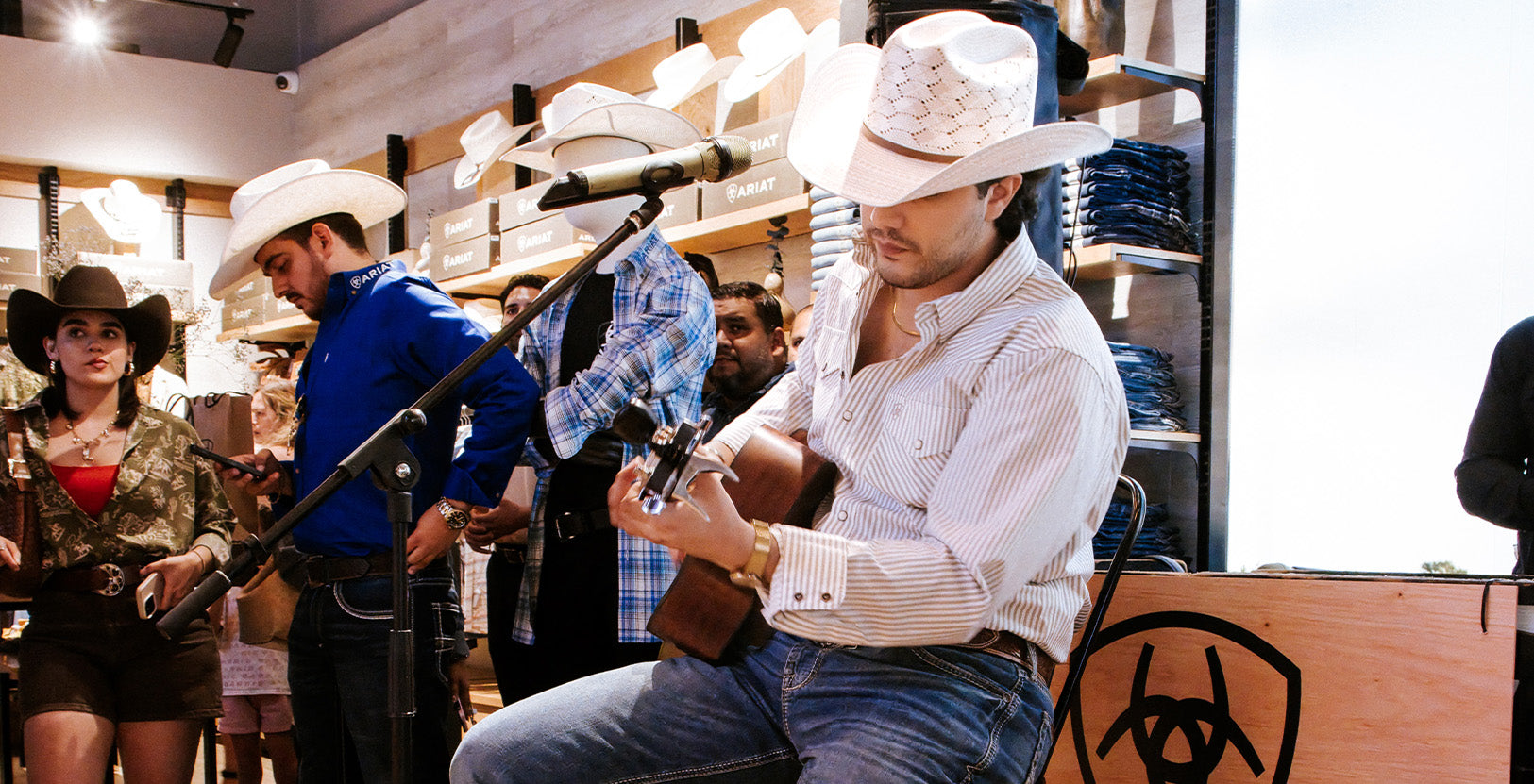Ariat Celebra su nueva tienda en Monterrey