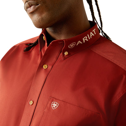 Camisa Ariat Team Logo Twill Rojo Corte Clásico