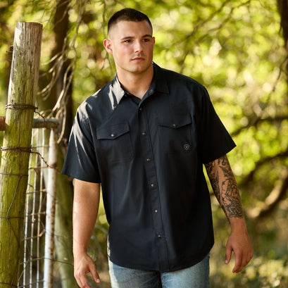 Camisa Ariat VentTEK Negro Corte Fitted